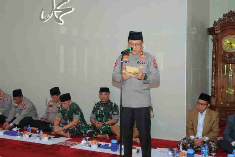 Kapolda Lampung: Teladani Akhlak Rasulullah sebagai Pondasi Polri Presisi Kapolda Lampung: Teladani Akhlak Rasulullah sebagai Pondasi Polri Presisi