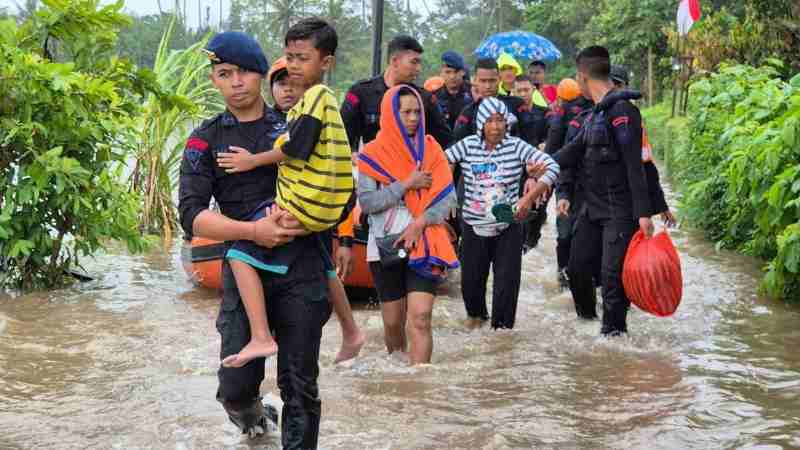 Polri Siapkan Bantuan dan Trauma Healing untuk Korban Banjir dan Longsor di Bali Polri Siapkan Bantuan dan Trauma Healing untuk Korban Banjir dan Longsor di Bali