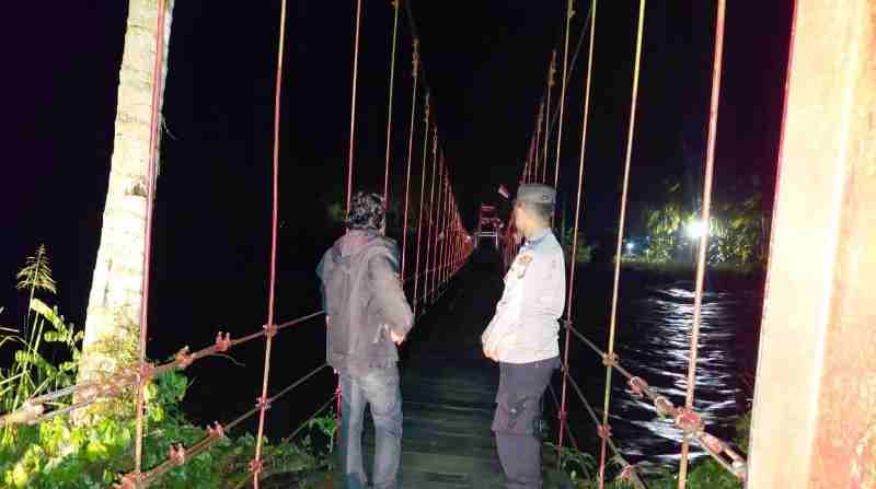 Antisipasi Banjir, Polsek Semaka Tinjau Debit Air Sungai Tulung Asahan Antisipasi Banjir, Polsek Semaka Tinjau Debit Air Sungai Tulung Asahan