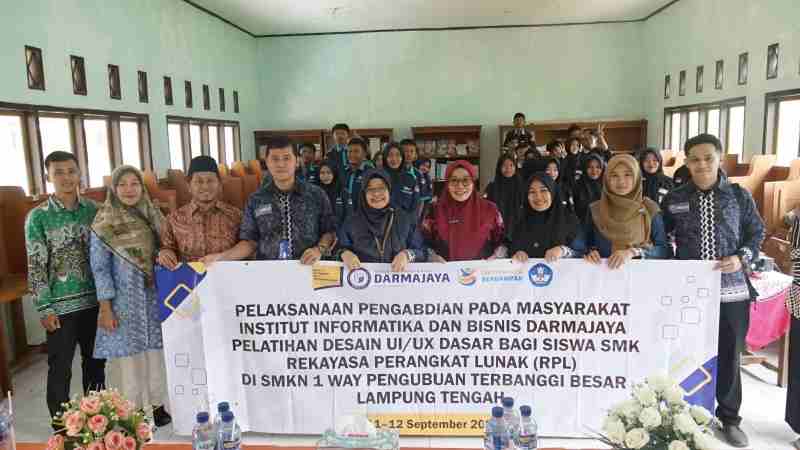 Dosen Darmajaya Latih Puluhan Pelajar Jurusan DKV SMKN 1 Way Pengubuan Buat UI/UX Dasar Dosen Darmajaya Latih Puluhan Pelajar Jurusan DKV SMKN 1 Way Pengubuan Buat UI/UX Dasar