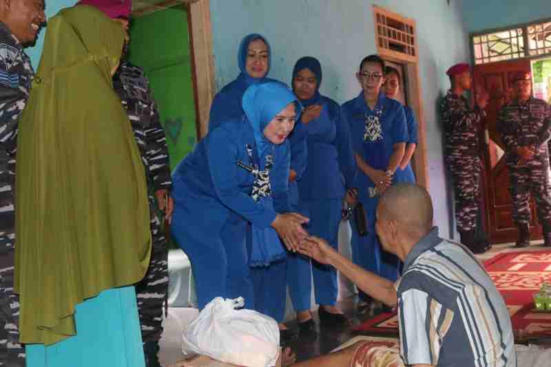 Peringati HUT ke-80 TNI AL, Brigif 4 MAR/BS Lampung Melaksanakan Bakti Sosial Peringati HUT ke-80 TNI AL, Brigif 4 MAR/BS Lampung Melaksanakan Bakti Sosial