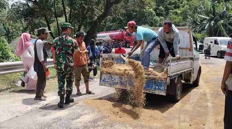 Sertu Aan Ansori Bantu Selesaikan Masalah di Masyarakat, Tunjukan Peran Babinsa Sertu Aan Ansori Bantu Selesaikan Masalah di Masyarakat, Tunjukan Peran Babinsa