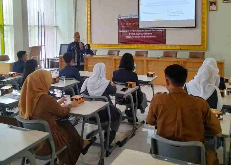 Cegah Cyberbullying Sejak Dini, Dosen Darmajaya Gelar FGD di SMAN 5 Bandar Lampung Cegah Cyberbullying Sejak Dini, Dosen Darmajaya Gelar FGD di SMAN 5 Bandar Lampung