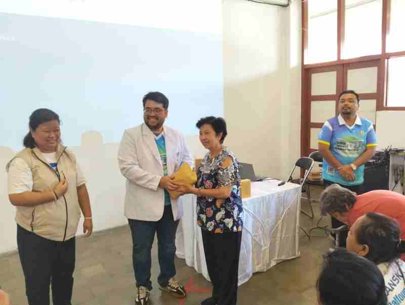 Menyapa dari Hati: Keluarga Sehat untuk Kota Semarang Menyapa dari Hati: Keluarga Sehat untuk Kota Semarang