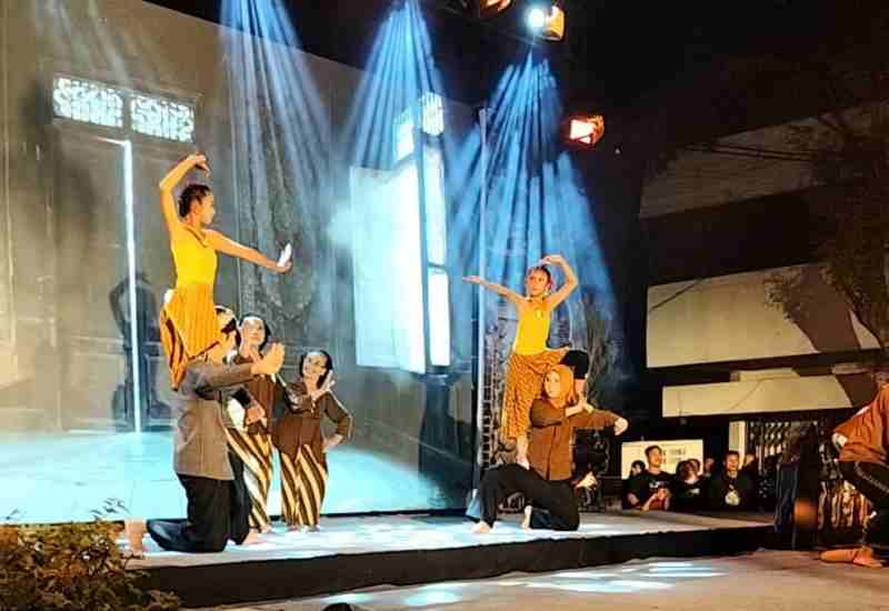 Tetesing Warisan: Ketika Tari Menjadi Doa Empat Generasi Tetesing Warisan: Ketika Tari Menjadi Doa Empat Generasi