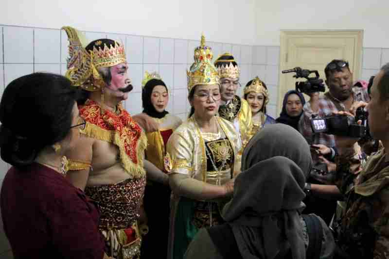 Sang Pinilih dan Janji Kota: Ketika Wayang Orang Diperjuangkan dari Panggung Jalanan Sang Pinilih dan Janji Kota: Ketika Wayang Orang Diperjuangkan dari Panggung Jalanan