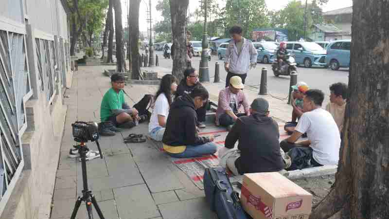 Kotak Listrik: Instrumen Perubahan dari Bunyi Eksperimen ke Kesadaran Sosial Kotak Listrik: Instrumen Perubahan dari Bunyi Eksperimen ke Kesadaran Sosial