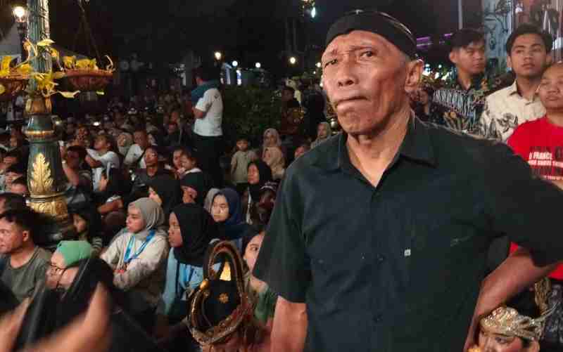 Sunarno: Sang Sutradara Penjaga Api Panggung Ngesti Pandowo Sunarno: Sang Sutradara Penjaga Api Panggung Ngesti Pandowo