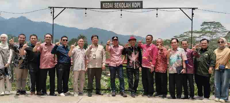 Parosil Mabsus Minta Dukungan Kepada Kementan Untuk Pengembangan Pengolahan Kopi di Lambar Parosil Mabsus Minta Dukungan Kepada Kementan Untuk Pengembangan Pengolahan Kopi di Lambar