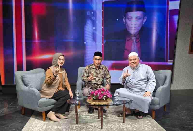 Tabligh Akbar 1 Juta Umat Muslim di Lampung: Doa dari 80 Negara untuk Kedamaian Indonesia Tabligh Akbar 1 Juta Umat Muslim di Lampung: Doa dari 80 Negara untuk Kedamaian Indonesia