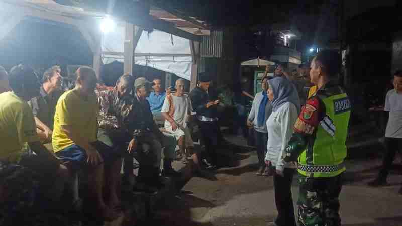 Jaga Kamtibmas, Babinsa Kelurahan Kebun Jeruk/Tanjung Karang Timur Pimpin Siskamling Jaga Kamtibmas, Babinsa Kelurahan Kebun Jeruk/Tanjung Karang Timur Pimpin Siskamling