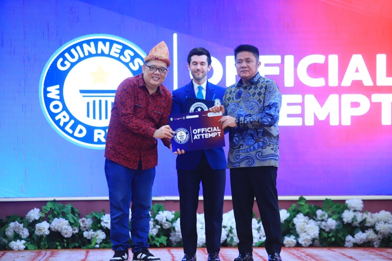 Guru Belajar AI Pecahkan Rekor Dunia, Herman Deru : Guru Kelola Teknologi – Kembangkan Literasi Digital Guru Belajar AI Pecahkan Rekor Dunia, Herman Deru : Guru Kelola Teknologi – Kembangkan Literasi Digital