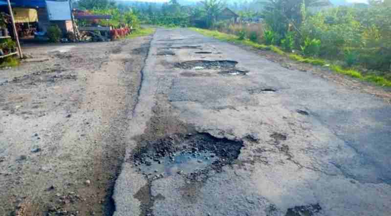 Anggota DPRD dari Fraksi Golkar: Way Kanan Dijuluki Daerah Sejuta Lubang Anggota DPRD dari Fraksi Golkar: Way Kanan Dijuluki Daerah Sejuta Lubang