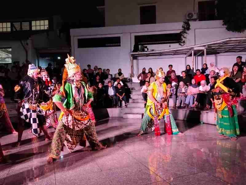 “Begawan Ciptoning di Panggung Terbuka Oudetrap ”: Saat Arjuna Menyapa Langit Terbuka Semarang “Begawan Ciptoning di Panggung Terbuka Oudetrap ”: Saat Arjuna Menyapa Langit Terbuka Semarang