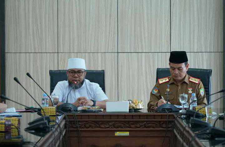 Gubernur Bengkulu Tegaskan Efisiensi Anggaran – Prioritaskan Kesejahteraan Rakyat Gubernur Bengkulu Tegaskan Efisiensi Anggaran – Prioritaskan Kesejahteraan Rakyat