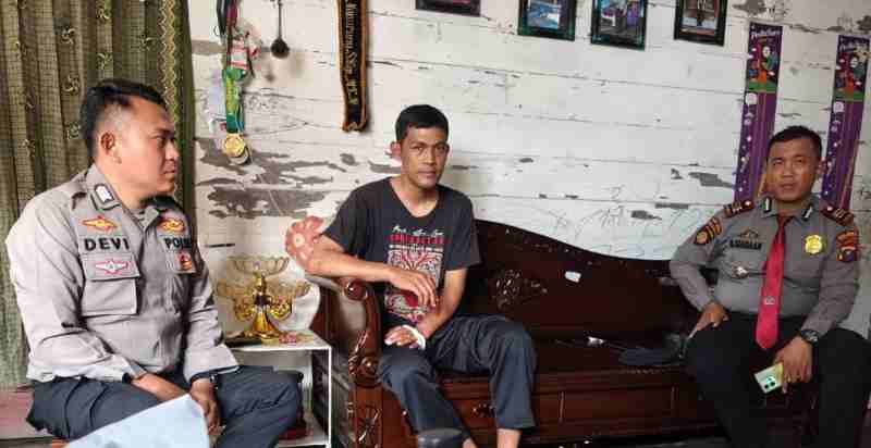 Kasat PamObvit Jenguk Aiptu Roland Manik yang Sakit, Apresiasi Dedikasi Tinggi Personel Berprestasi Kasat PamObvit Jenguk Aiptu Roland Manik yang Sakit, Apresiasi Dedikasi Tinggi Personel Berprestasi