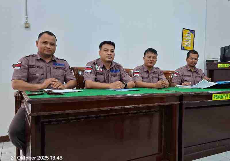 Sidang digelar Hakim, DPRD, KPU, Supriyati & PDI Perjuangan Kompak Absen Sidang digelar Hakim, DPRD, KPU, Supriyati & PDI Perjuangan Kompak Absen