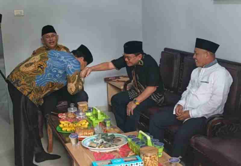 Hanan Silaturahmi dengan Keluarga Besar LDII Hanan Silaturahmi dengan Keluarga Besar LDII