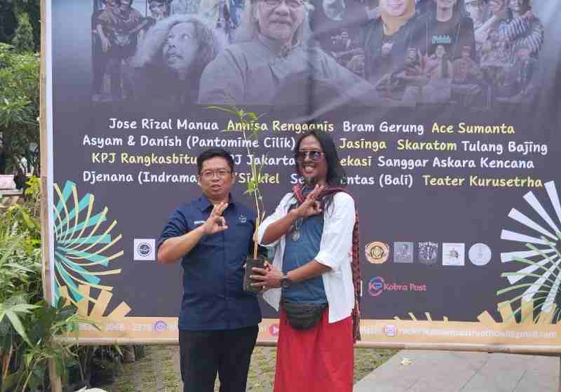 PTPN I Bagi-bagi Bibit Bambu di Rekkam Art Festival 2025 PTPN I Bagi-bagi Bibit Bambu di Rekkam Art Festival 2025
