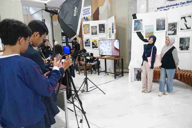 Open House DCFC IIB Darmajaya Jadi Magnet Kreativitas Mahasiswa di Dunia Komputer dan Film! Open House DCFC IIB Darmajaya Jadi Magnet Kreativitas Mahasiswa di Dunia Komputer dan Film!