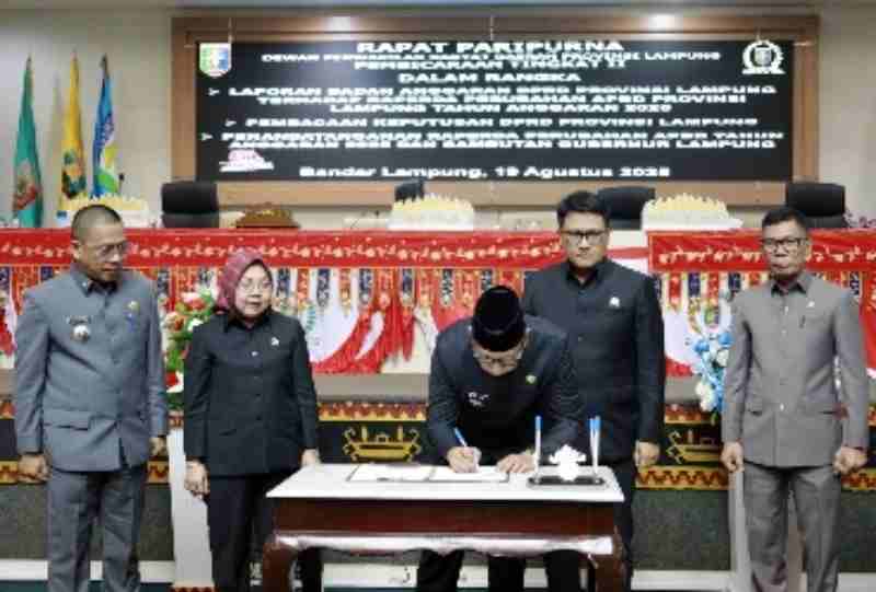 Rapat Paripurna DPRD Provinsi Lampung Tetapkan Program Pembentukan Perda 2026 Rapat Paripurna DPRD Provinsi Lampung Tetapkan Program Pembentukan Perda 2026