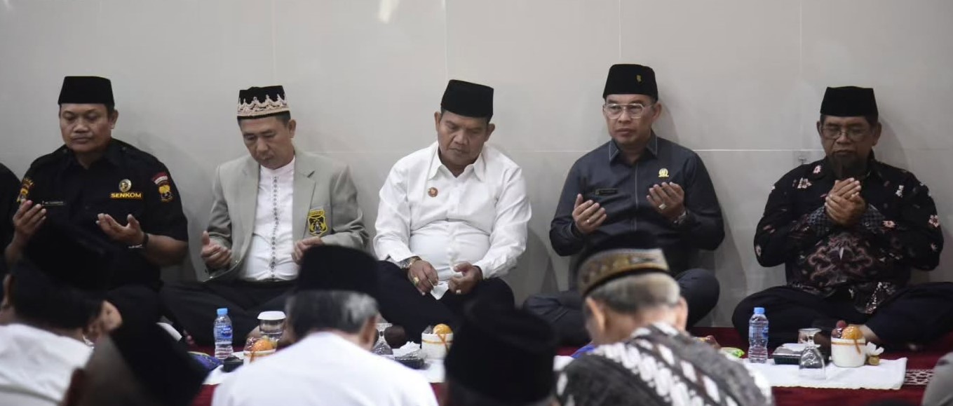 Ketua Komisi V DPRD Lampung Ikuti Do’a Bersama Maulid Nabi, Wujudkan Spiritualitas dan Akhlak Mulia Ketua Komisi V DPRD Lampung Ikuti Do’a Bersama Maulid Nabi, Wujudkan Spiritualitas dan Akhlak Mulia