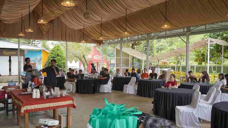 PTPN I Kukuhkan Barista Muda Lintas Daerah Lewat “Coffee Academy” di Kampong Kopi Banaran PTPN I Kukuhkan Barista Muda Lintas Daerah Lewat “Coffee Academy” di Kampong Kopi Banaran