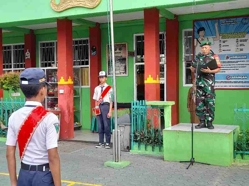 Koramil 410-05/TKP Laksanakan Program ‘Babinsa Go To School’ di SMPN 33 Enggal Koramil 410-05/TKP Laksanakan Program ‘Babinsa Go To School’ di SMPN 33 Enggal