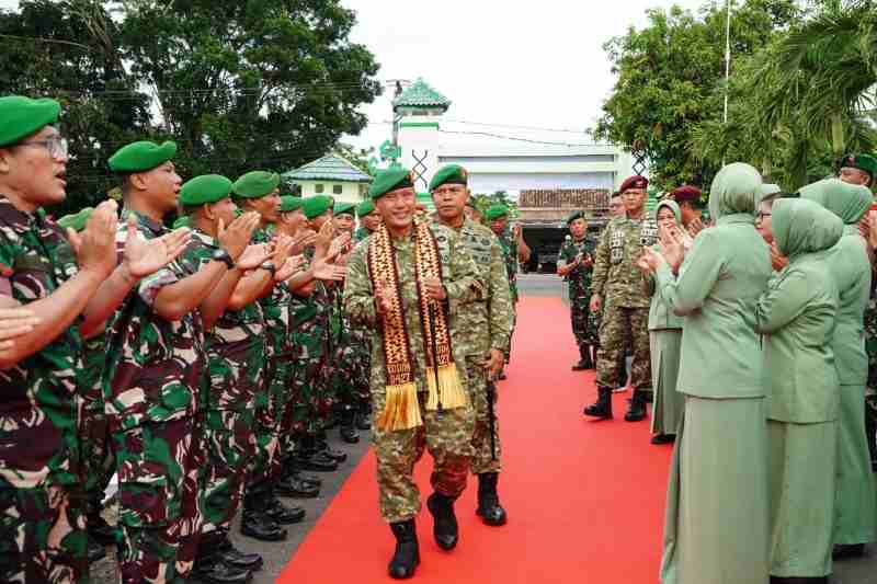 Danrem 043/Gatam Tekankan Disiplin dan Hindari Pelanggaran dalam Kunker ke Kodim 0427/Way Kanan Danrem 043/Gatam Tekankan Disiplin dan Hindari Pelanggaran dalam Kunker ke Kodim 0427/Way Kanan