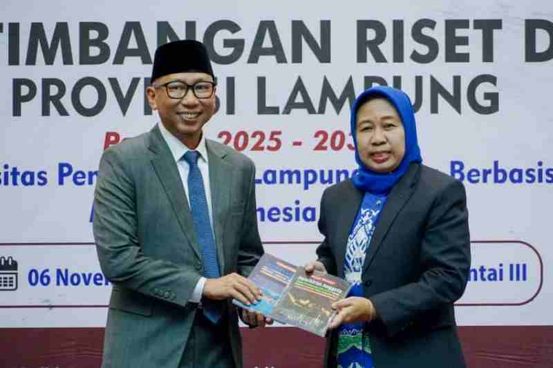 MPRD Lampung Resmi Dikukuhkan, Gubernur Dorong Kolaborasi Akademisi dan Pemerintah Bangun Lampung Maju MPRD Lampung Resmi Dikukuhkan, Gubernur Dorong Kolaborasi Akademisi dan Pemerintah Bangun Lampung Maju