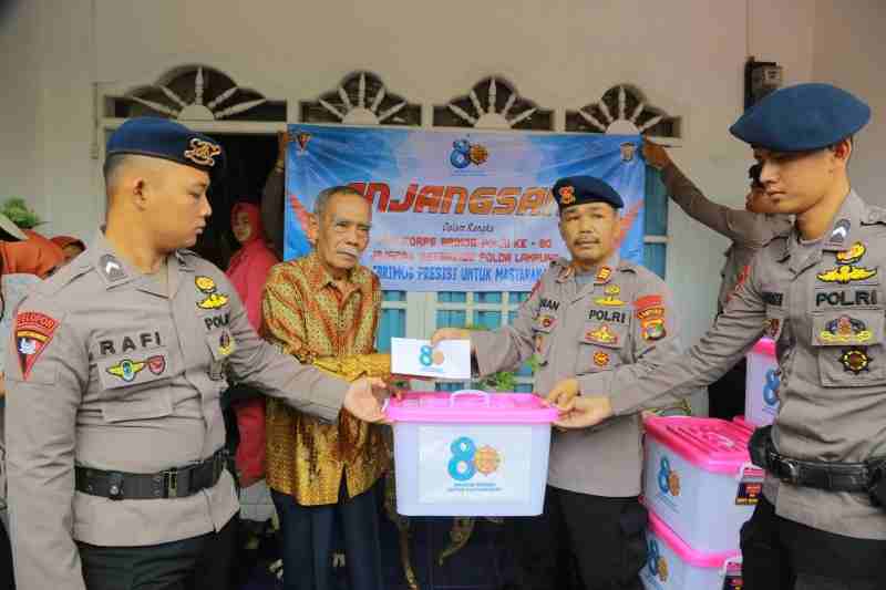 Brimob Polda Lampung Gelar Anjangsana Kepada Purnawirawan dan Warakawuri Brimob Polda Lampung Gelar Anjangsana Kepada Purnawirawan dan Warakawuri