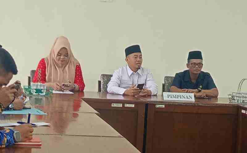 Akhir Sebuah Perjuangan, Derita Kuli Tinta di DPRD Berujung Dua Bulan Akhir Sebuah Perjuangan, Derita Kuli Tinta di DPRD Berujung Dua Bulan