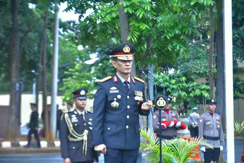 Polda Lampung laksanakan Upacara Peringati Hari Pahlawan, Terus Bergerak Lanjutkan Perjuangan Polda Lampung laksanakan Upacara Peringati Hari Pahlawan, Terus Bergerak Lanjutkan Perjuangan