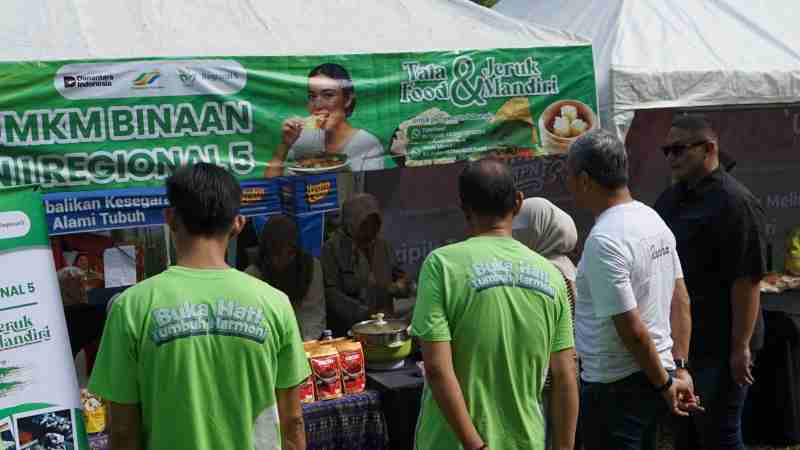 PTPN I Membawa Rasa Autentik di Pincuk Pecel Semanggi Bu Suyati PTPN I Membawa Rasa Autentik di Pincuk Pecel Semanggi Bu Suyati