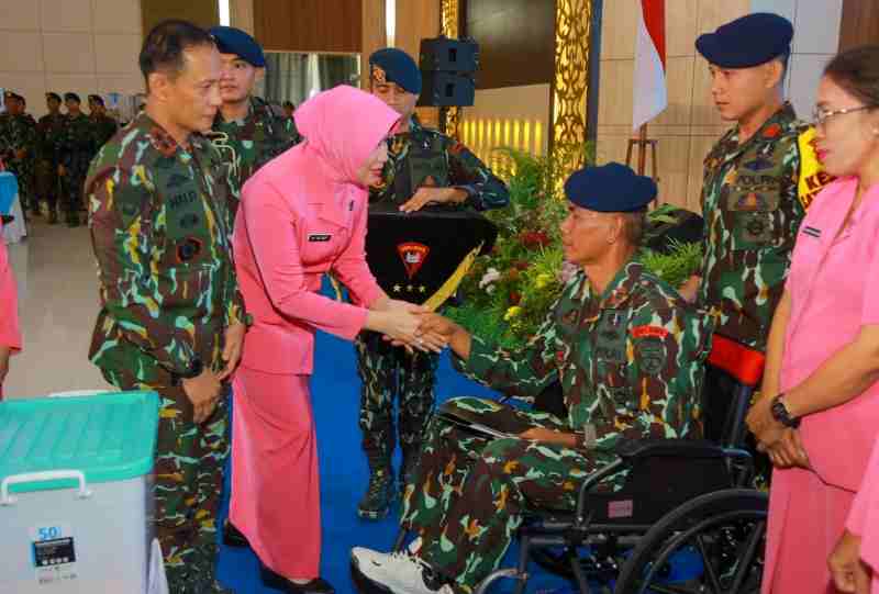 Brimob Lampung Gelar Syukuran HUT ke-80, Berikan Tali Asih kepada Personel Sakit dan Berprestasi Brimob Lampung Gelar Syukuran HUT ke-80, Berikan Tali Asih kepada Personel Sakit dan Berprestasi