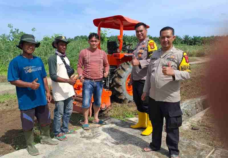 Polsek Dente Teladas dan Warga Bahu Membahu Menjaga Lingkungan Polsek Dente Teladas dan Warga Bahu Membahu Menjaga Lingkungan