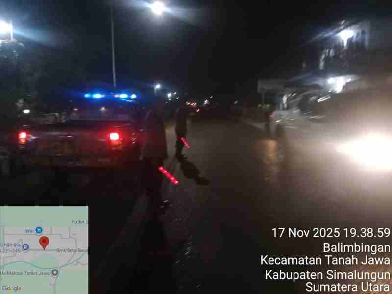 Polsek Tanah Jawa Gelar Blue Light Patrol di Tengah Gerimis Polsek Tanah Jawa Gelar Blue Light Patrol di Tengah Gerimis