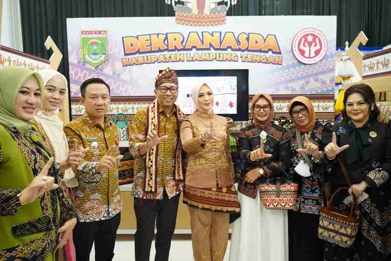 Pameran Kriya Jemari 2025 Resmi Dibuka, Lampung Perkuat Ekonomi Kreatif dan UMKM Pameran Kriya Jemari 2025 Resmi Dibuka, Lampung Perkuat Ekonomi Kreatif dan UMKM