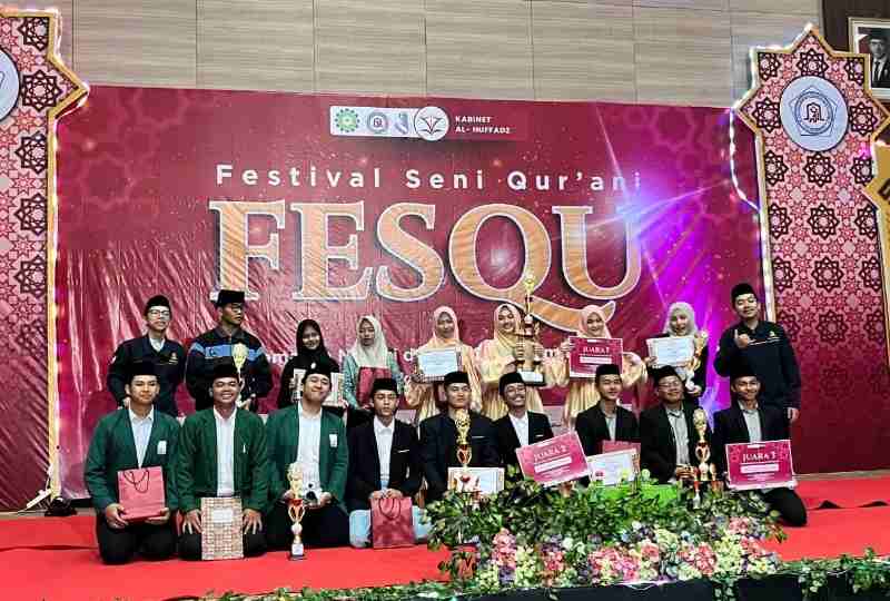 Dari Lampung untuk Nusantara: UKM HIQMA Sabet Juara 1 Syarhil Qur’an Nasional Dari Lampung untuk Nusantara: UKM HIQMA Sabet Juara 1 Syarhil Qur’an Nasional