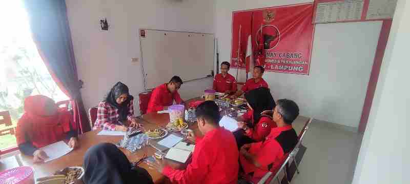 Rapat Perdana Pengurus DPC PDIP Pringsewu : Solid Siap Laksanakan Kerja-kerja Partai Rapat Perdana Pengurus DPC PDIP Pringsewu : Solid Siap Laksanakan Kerja-kerja Partai