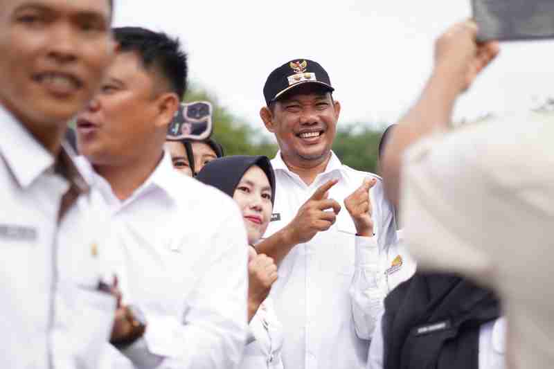 Wabup Tubaba Serahkan SK Pengangkatan 2.227 PPPK Paruh Waktu: Tegaskan Komitmen, Disiplin dan Inovasi Wabup Tubaba Serahkan SK Pengangkatan 2.227 PPPK Paruh Waktu: Tegaskan Komitmen, Disiplin dan Inovasi