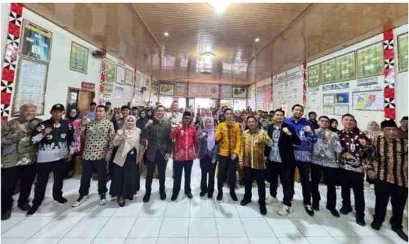 OJK dan TPAKD Lambar Luncurkan Desa Perkasa di Pekon Giham, Perluas Akses Keuangan dan Perkuat Ekonomi Masyarakat OJK dan TPAKD Lambar Luncurkan Desa Perkasa di Pekon Giham, Perluas Akses Keuangan dan Perkuat Ekonomi Masyarakat