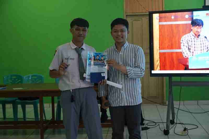 Dosen dan Mahasiswa IIB Darmajaya Tebar Inspirasi Prestasi IoT Internasional di SMK Yadika Dosen dan Mahasiswa IIB Darmajaya Tebar Inspirasi Prestasi IoT Internasional di SMK Yadika