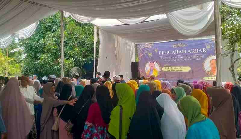 Khidmat dan Haru Warnai Pelaksanaan Haul Diteruskan Dengan Peresmian Yayasan H. Sutikno Khidmat dan Haru Warnai Pelaksanaan Haul Diteruskan Dengan Peresmian Yayasan H. Sutikno