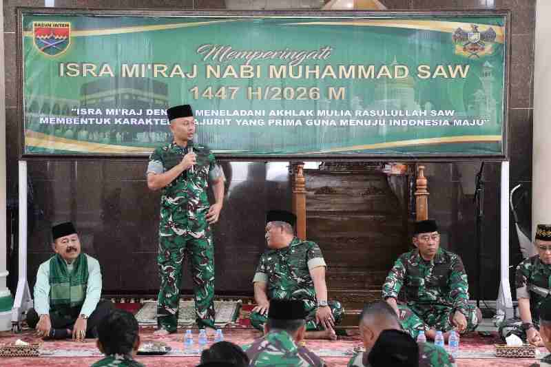 Babinsa dan Koramil 410-05/TKP Kelurahan Gunung Agung Lakukan Pemantauan Kegiatan Isra’Mi’raj Babinsa dan Koramil 410-05/TKP Kelurahan Gunung Agung Lakukan Pemantauan Kegiatan Isra’Mi’raj