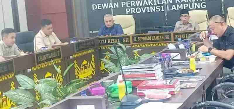 DPRD Lampung Tekankan Optimalisasi PAD 2025, OPD Diminta Lebih Transparan DPRD Lampung Tekankan Optimalisasi PAD 2025, OPD Diminta Lebih Transparan