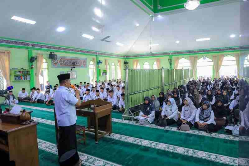 Ramadhan Bukan Alasan, Bupati Welly Minta OPD Tuntaskan Laporan Strategis Ramadhan Bukan Alasan, Bupati Welly Minta OPD Tuntaskan Laporan Strategis