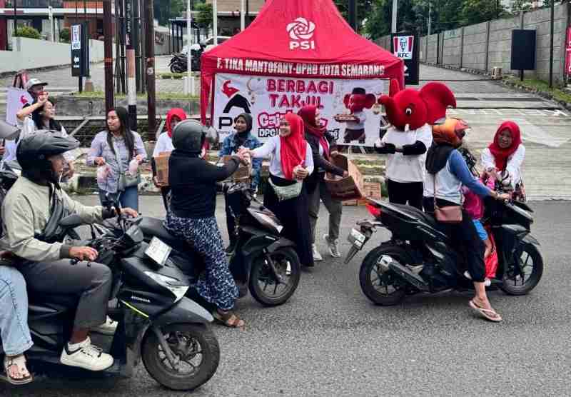 DPC PSI se-Kota Semarang Berbagi Takjil, Tegaskan Konsolidasi dan Kepedulian di Bulan Ramadan DPC PSI se-Kota Semarang Berbagi Takjil, Tegaskan Konsolidasi dan Kepedulian di Bulan Ramadan
