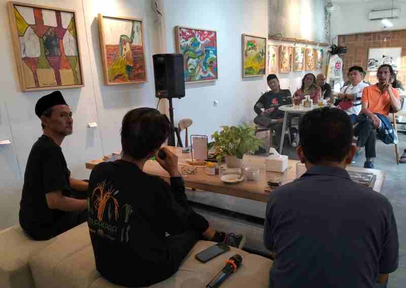 Hidup tapi Tidak Dihidupi: Menggugat dan Menggerakkan Ekosistem Seni Rupa Semarang Hidup tapi Tidak Dihidupi: Menggugat dan Menggerakkan Ekosistem Seni Rupa Semarang