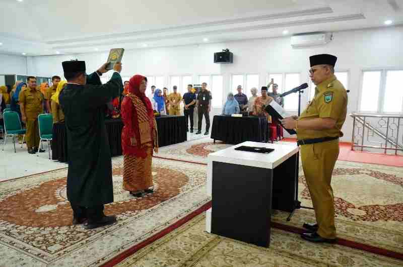 Wita Desi Susanti Resmi Dilantik Sebagai Pj Sekdako Padang Panjang Wita Desi Susanti Resmi Dilantik Sebagai Pj Sekdako Padang Panjang
